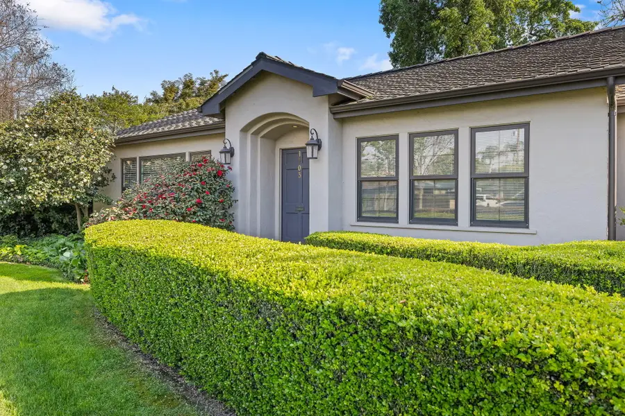 1703 W Kaweah Avenue, Visalia, CA 93277 - #2