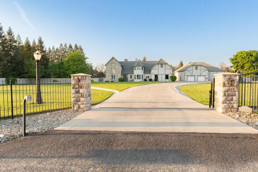 13496 El Nogal Avenue, Visalia, CA 93292 - #2