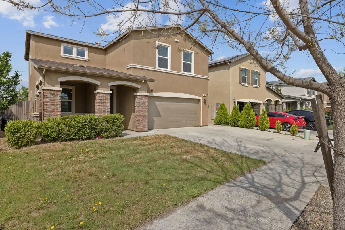 641 S Laguna Street, Visalia, CA 93292 - #1