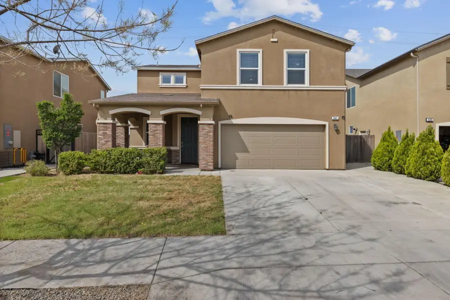 641 S Laguna Street, Visalia, CA 93292 - #2