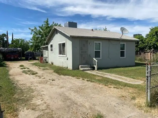 1222 E Terra Bella Avenue, Pixley, CA 93256 - #3