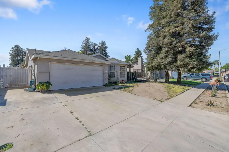 1481 Columbia, Tulare, CA 93274 - #3
