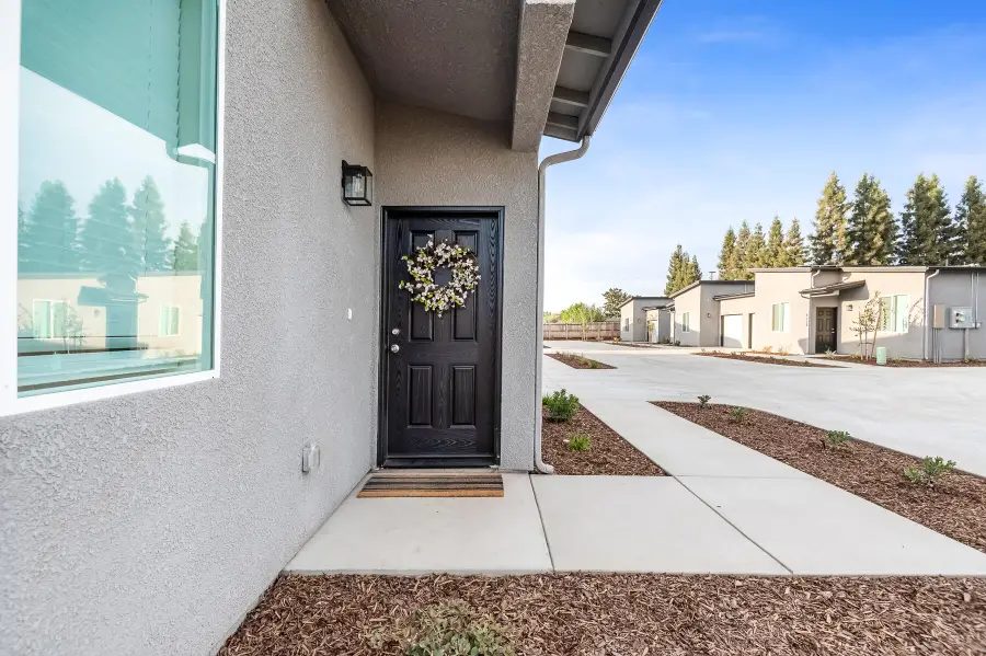 4140 E Kaweah Avenue, Visalia, CA 93292 - #3