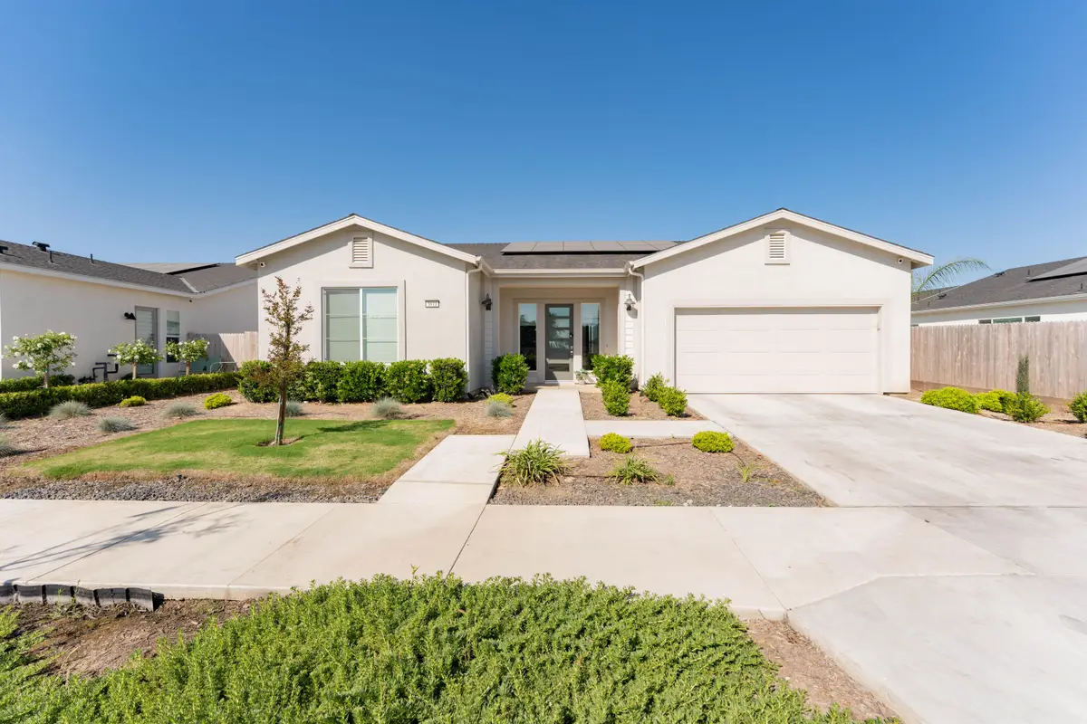 3811 N Santa Fe Street, Visalia, CA 93292 - #1
