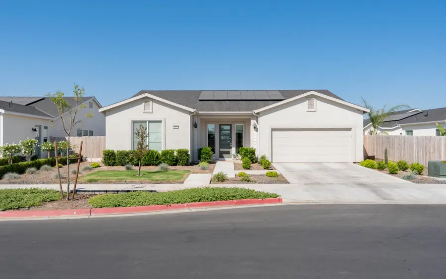 3811 N Santa Fe Street, Visalia, CA 93292 - #2