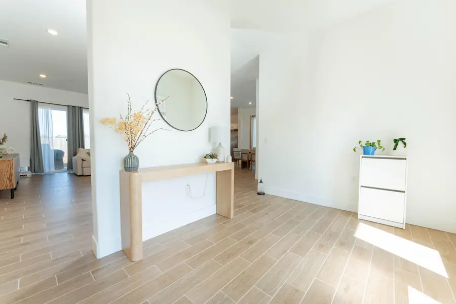 3811 N Santa Fe Street, Visalia, CA 93292 - #3