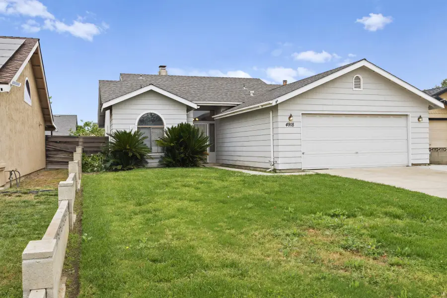 4918 W Chestnut Avenue, Visalia, CA 93277 - #3