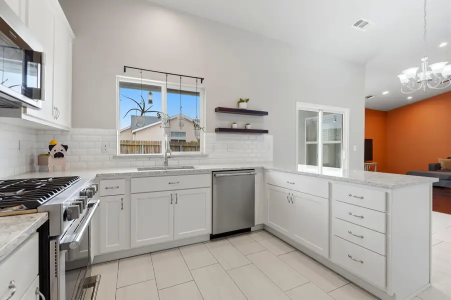 1497 Persimmon Street, Lemoore, CA 93245 - #3