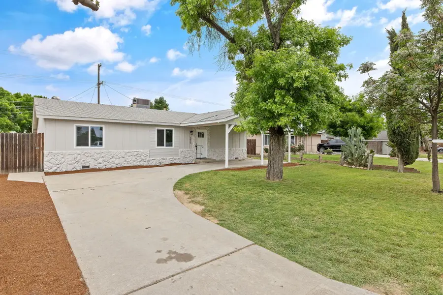 215 Lombardy Lane, Lemoore, CA 93245 - #2