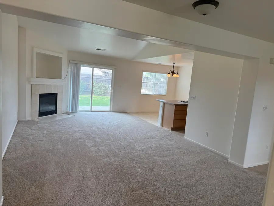 2020 W Bristol Lane, Hanford, CA 93230 - #3