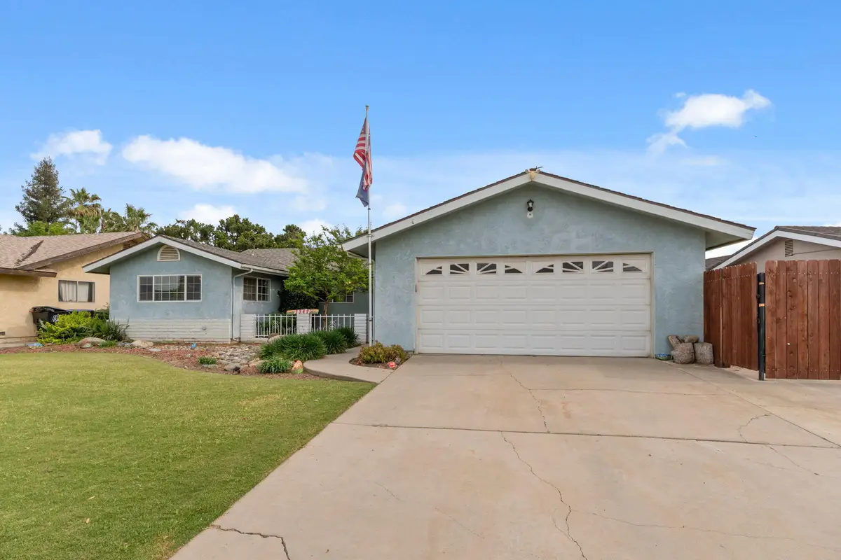 3349 W Cutler Avenue, Visalia, CA 93277 - #1