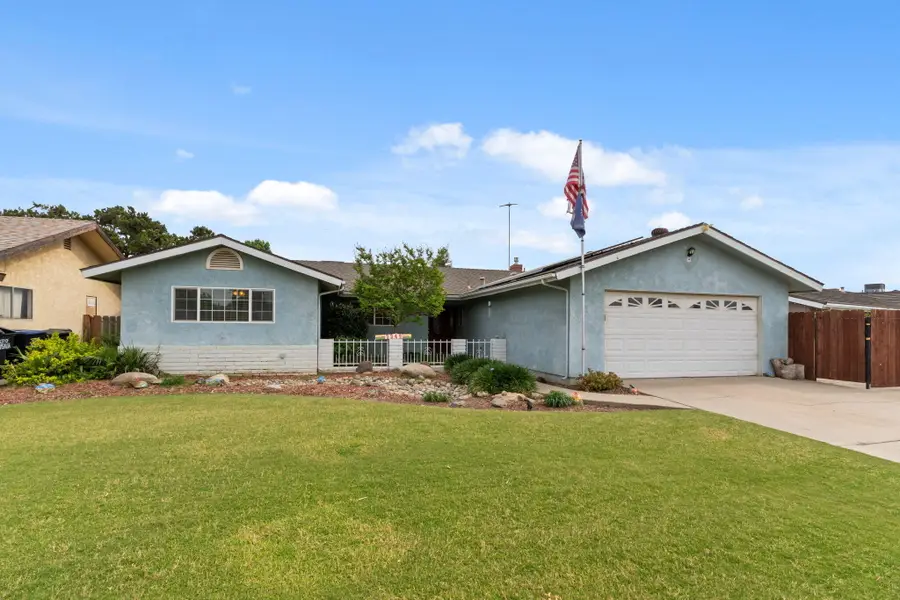 3349 W Cutler Avenue, Visalia, CA 93277 - #2
