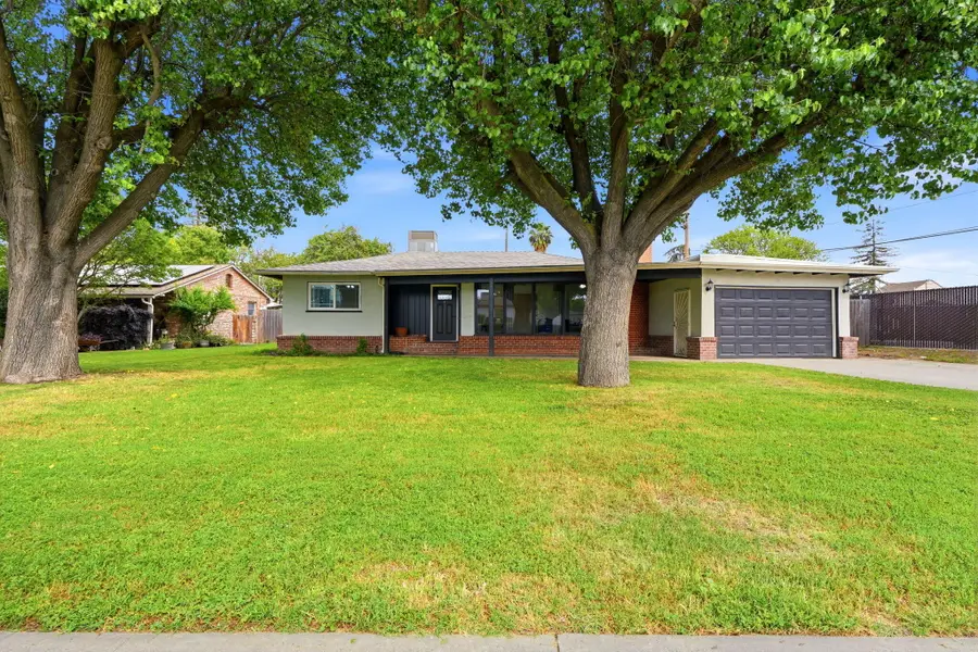 630 Auburn Street, Tulare, CA 93274 - #2