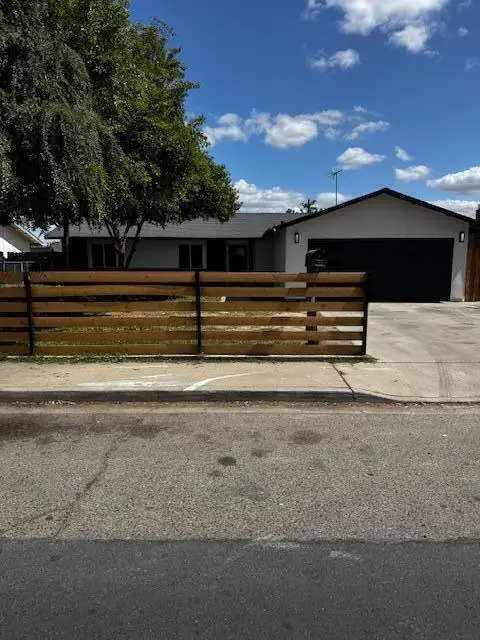 1704 N Giddings Street, Visalia, CA 93291 - #2