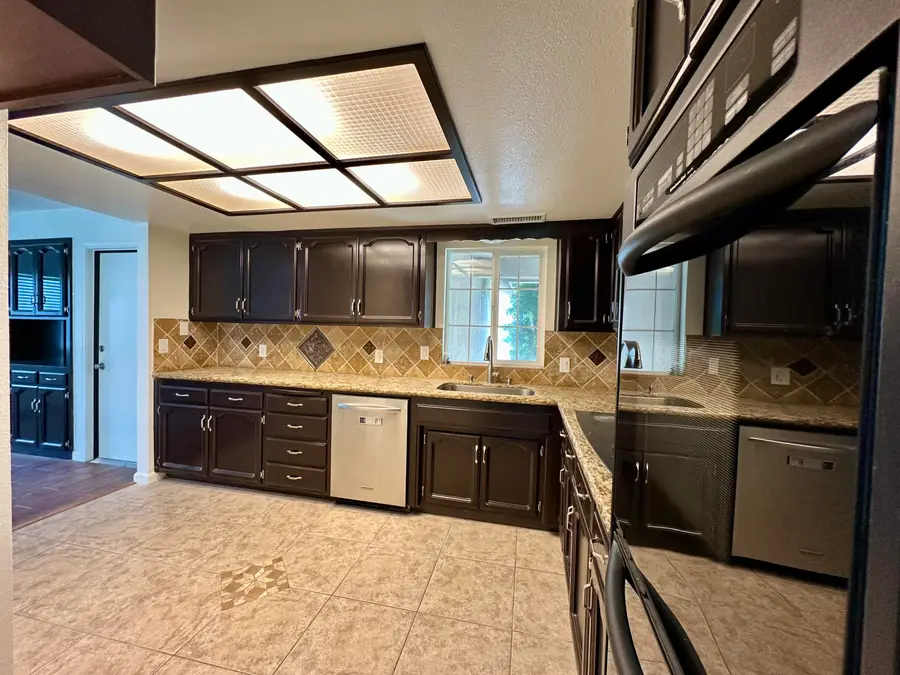 3030 W Orchard Avenue, Visalia, CA 93277 - #2