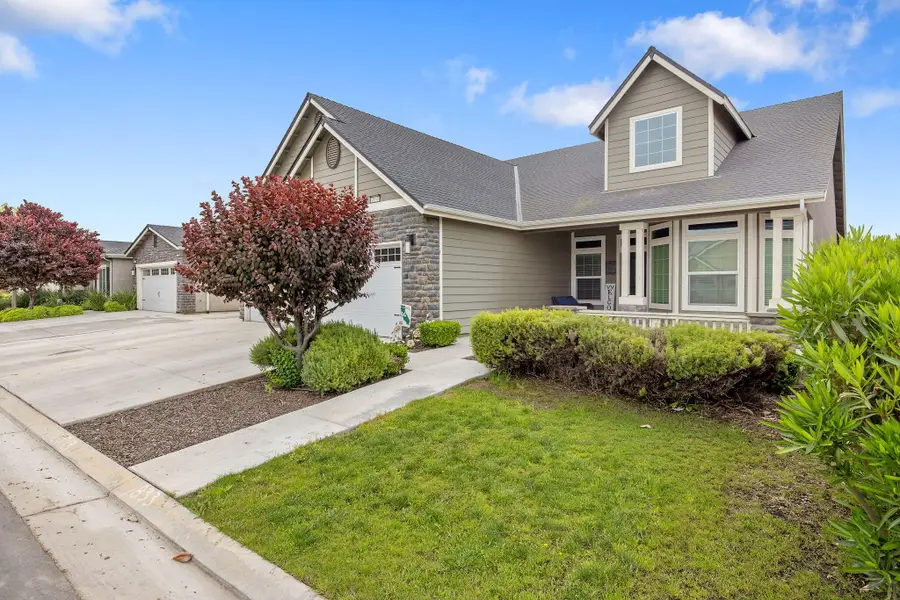 1833 Softwind Drive, Tulare, CA 93274 - #2