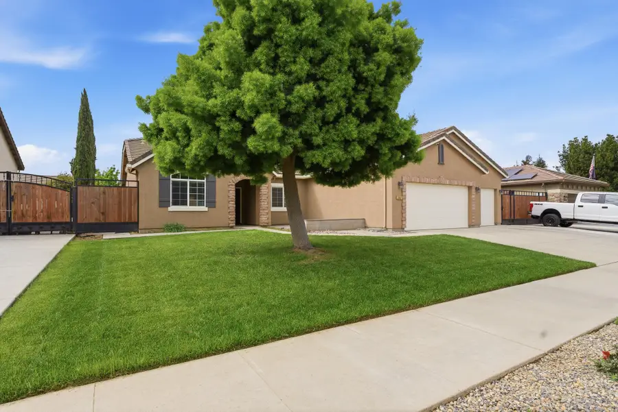 2647 W Tyler Avenue, Visalia, CA 93291 - #2