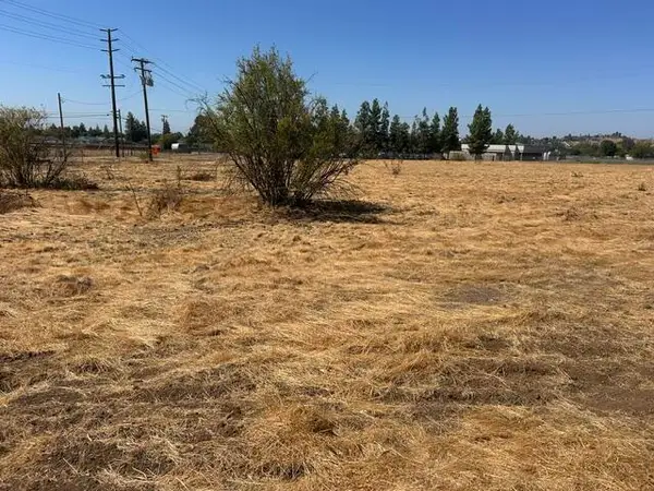 740 E Mulberry Avenue, Porterville, CA 93257