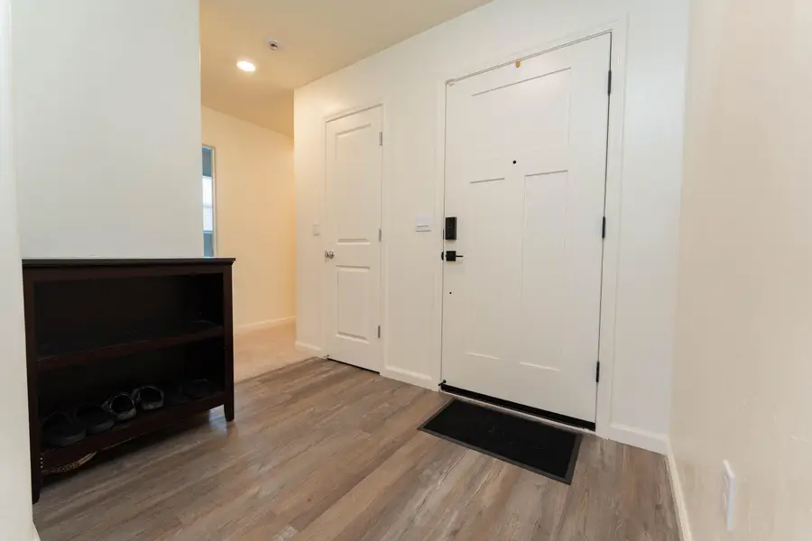 563 Blue Ridge Street, Tulare, CA 93274 - #3