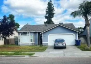 432 Old Town Drive, Tulare, CA 93274