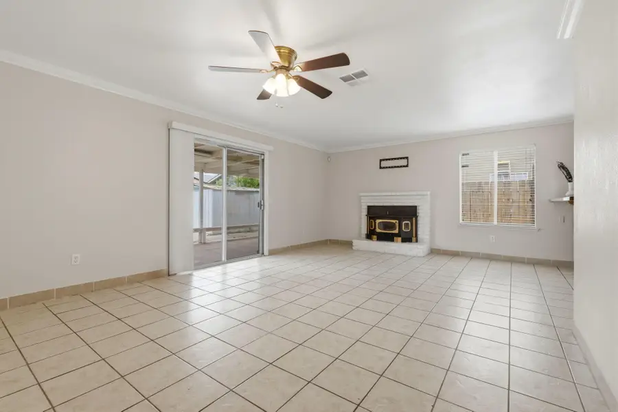 1911 N Giddings, Visalia, CA 93291 - #3