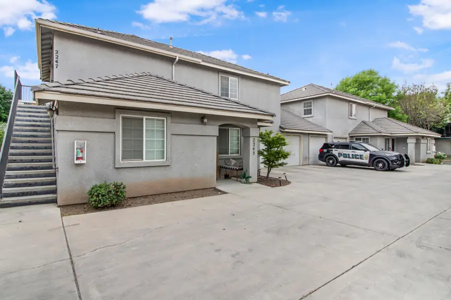 2241 W Lark Avenue, Visalia, CA 93291 - #2