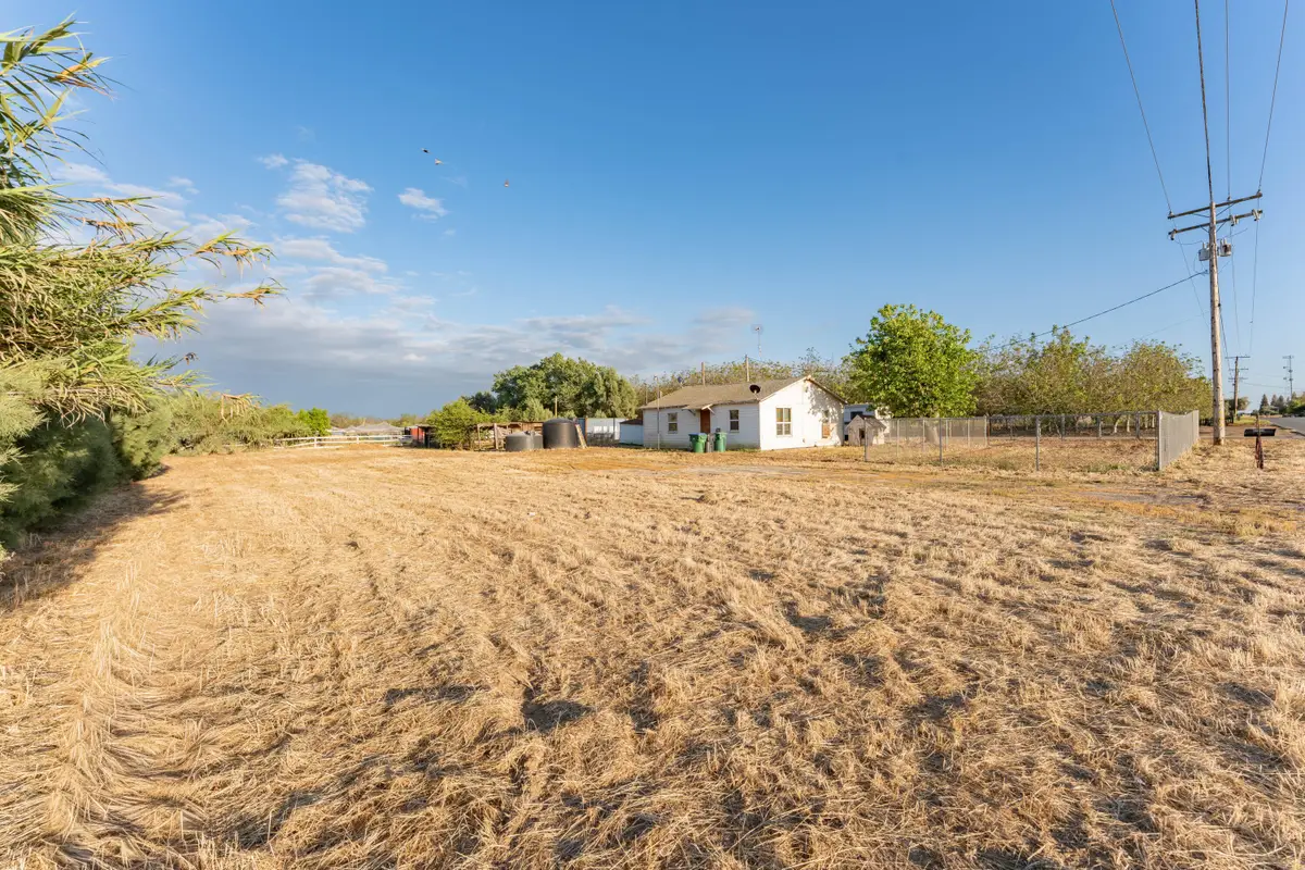 22756 Road 180, Lindsay, CA 93247 - #1