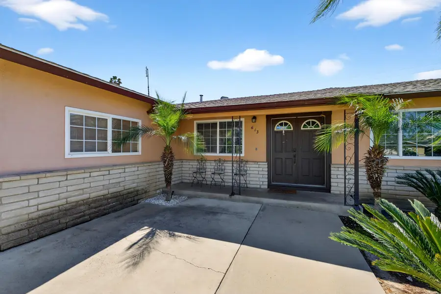 613 E Spruce Avenue, Lemoore, CA 93245 - #3