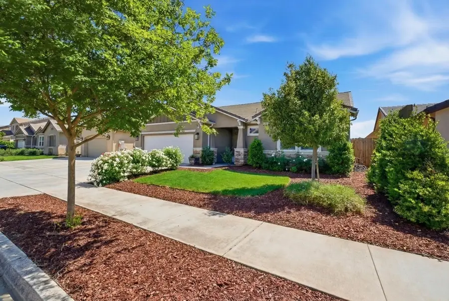6337 W Elowin Avenue, Visalia, CA 93291 - #3