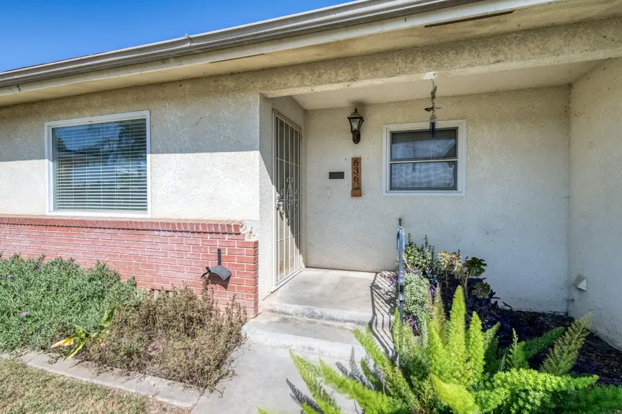636 N Newton Drive, Dinuba, CA 93618 - #2