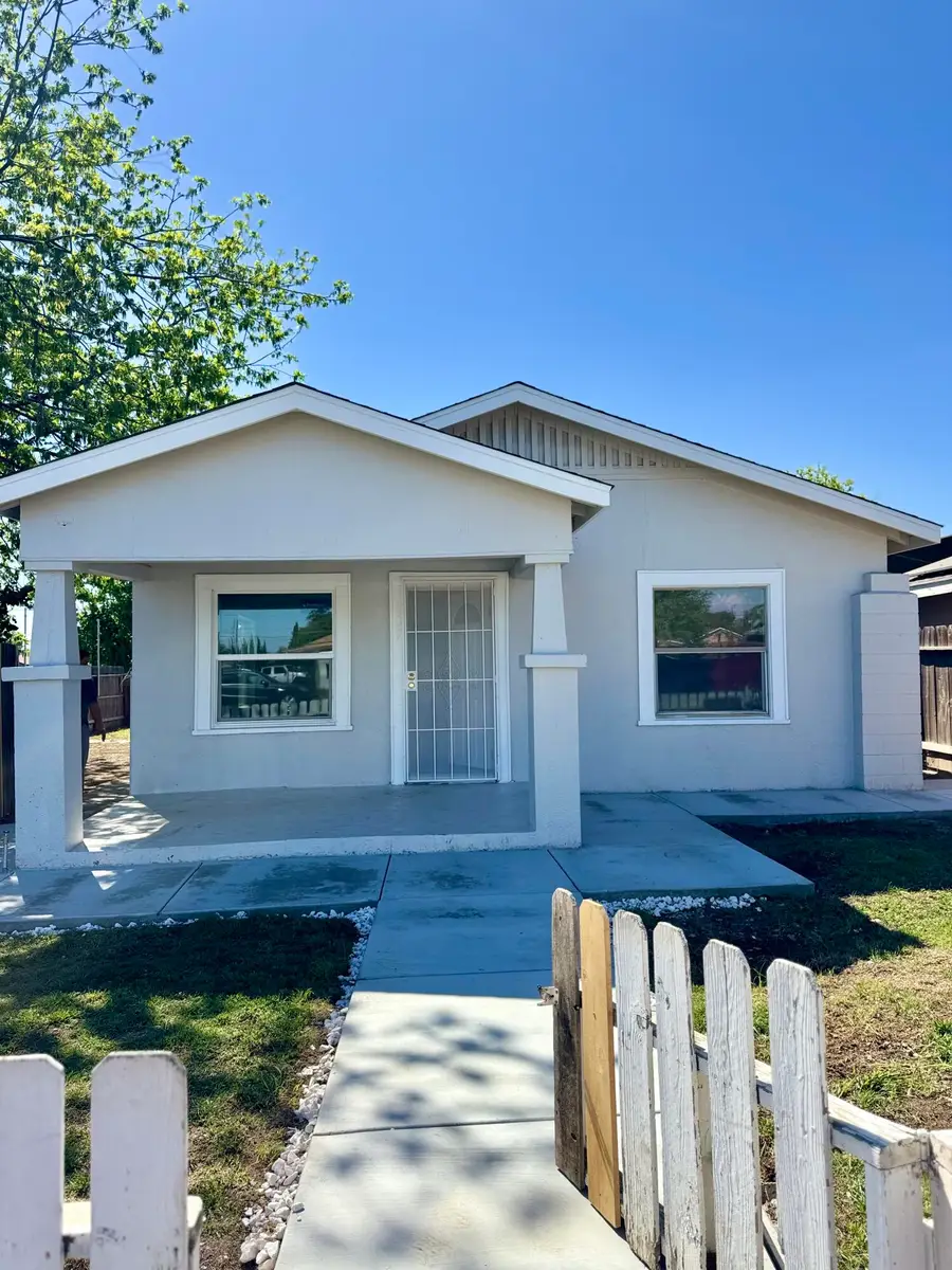 605 N F Street Nw, Tulare, CA 93274 - #2