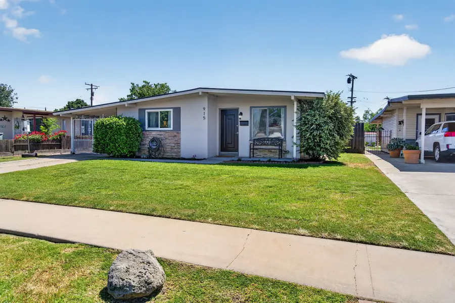 915 Neville Street, Hanford, CA 93230 - #2