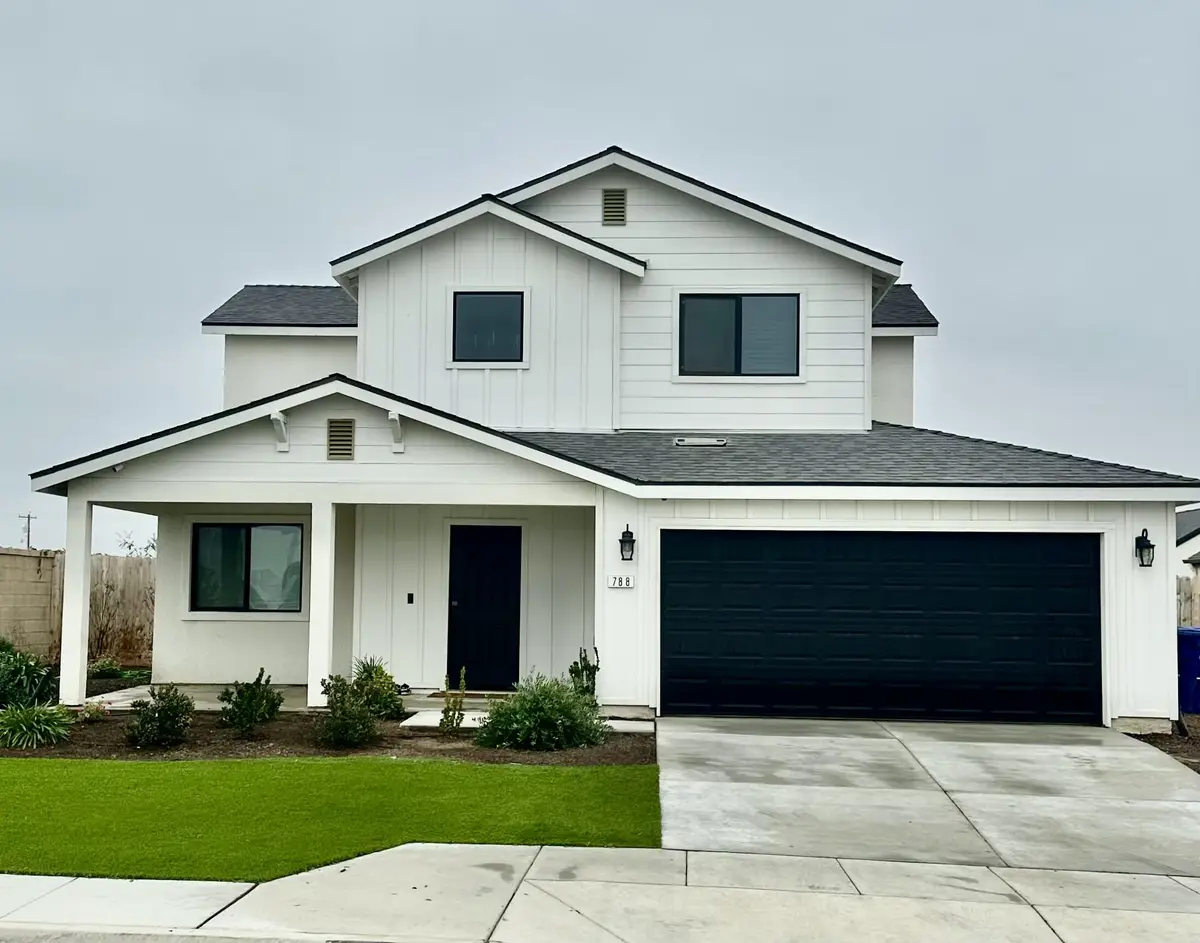 788 Apple Street, Dinuba, CA 93618 - #1
