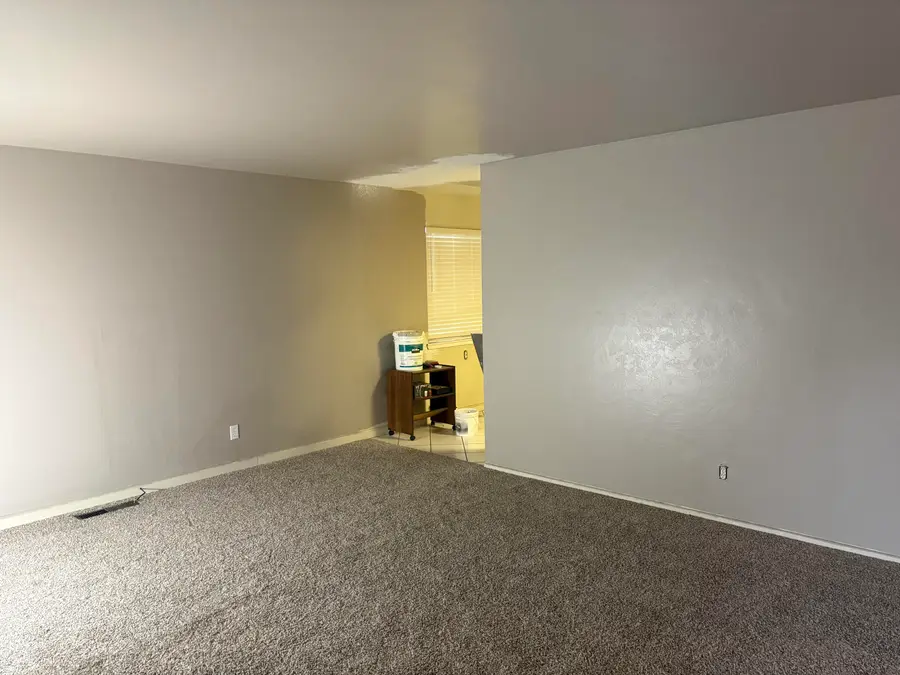1109 W Riggin Avenue, Visalia, CA 93291 - #3
