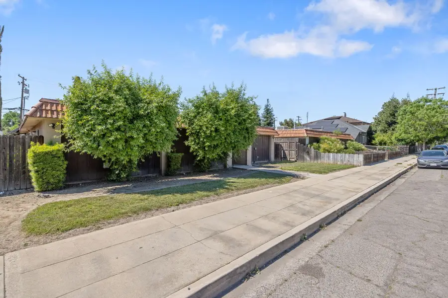 517 N Church Street, Visalia, CA 93291 - #3