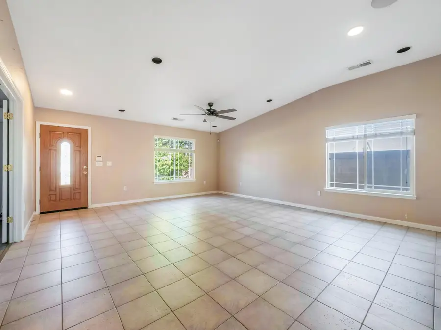 697 Leta Mae Court, Exeter, CA 93221 - #3