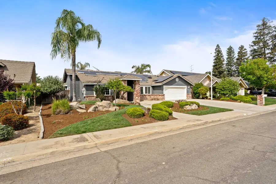 2371 Sophia Lane, Kingsburg, CA 93631 - #2