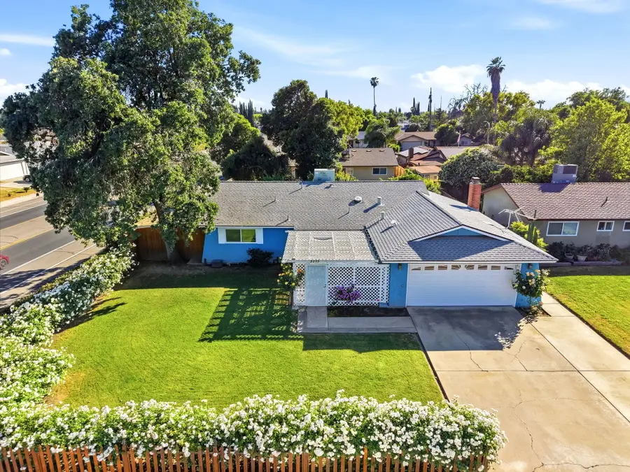 3205 W Cypress Avenue, Visalia, CA 93277 - #3
