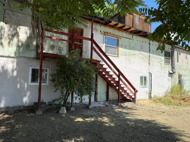 227 E Orange Avenue, Porterville, CA 93257 - #1