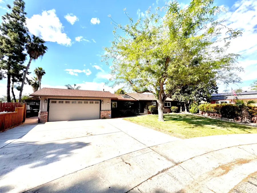 3841 W Cherry Avenue, Visalia, CA 93277 - #2