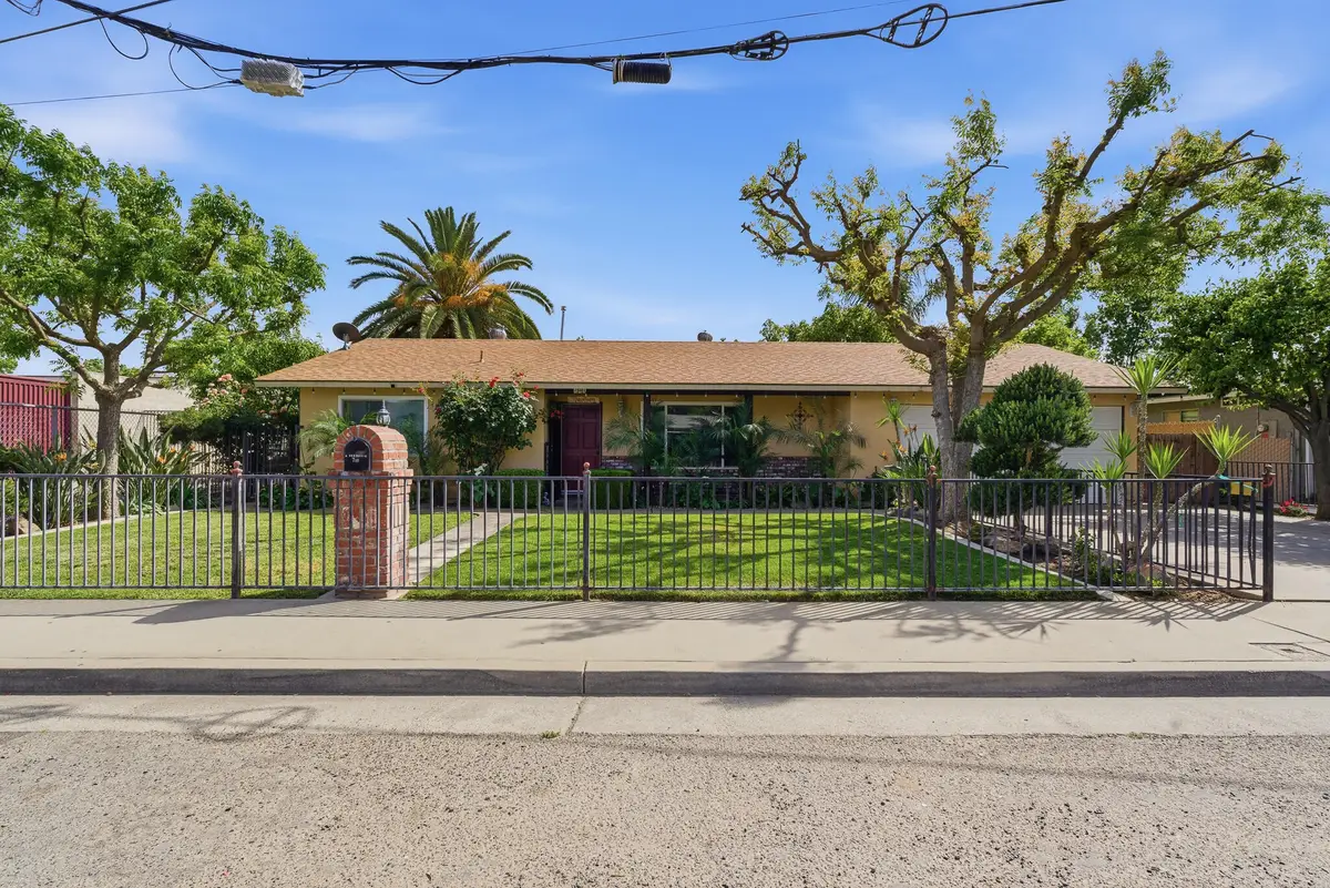 751 W Westfield Avenue, Porterville, CA 93257 - #1
