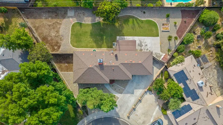 650 W Princeton Court, Visalia, CA 93277 - #3