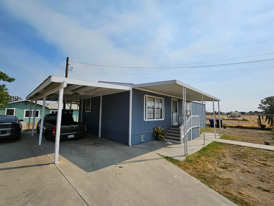2710 Brokaw Avenue, Corcoran, CA 93212 - #2