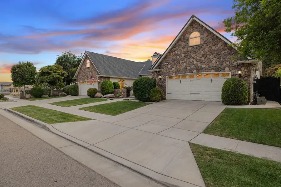 201 N Preston Street, Visalia, CA 93291 - #3