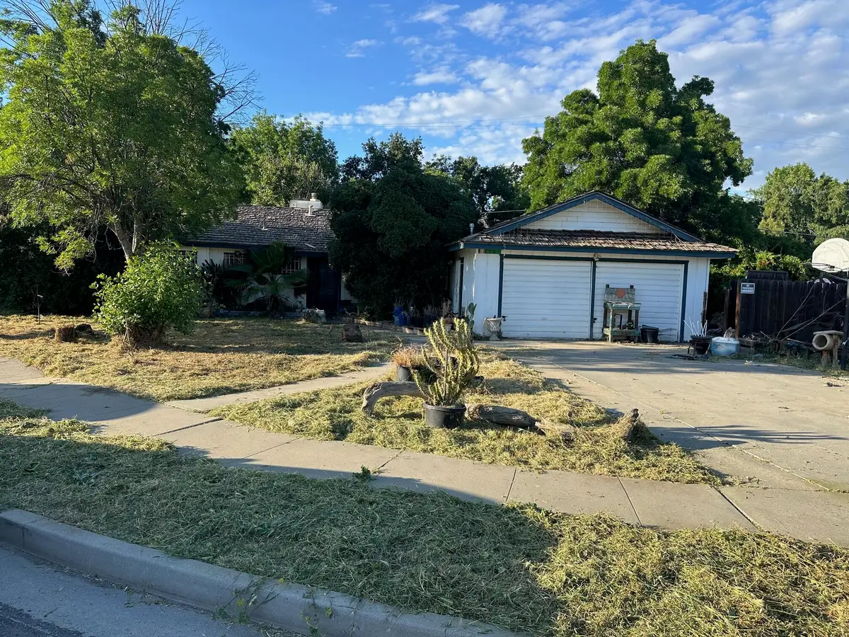854 Laurence Court, Hanford, CA 93230 - #1
