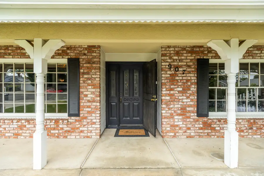 907 N Bollinger Street, Visalia, CA 93291 - #3