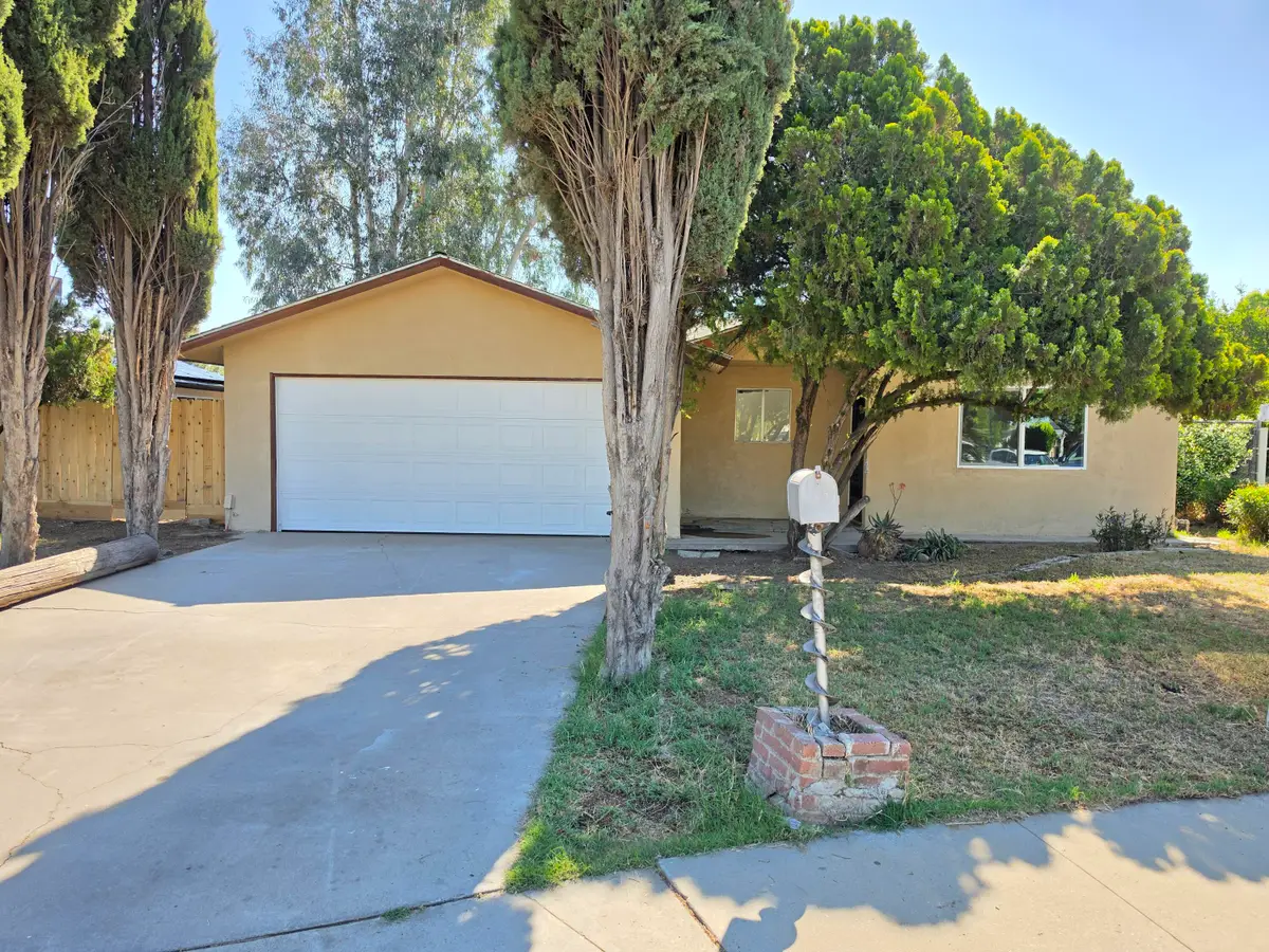 1324 Hume Drive, Sanger, CA 93657 - #1