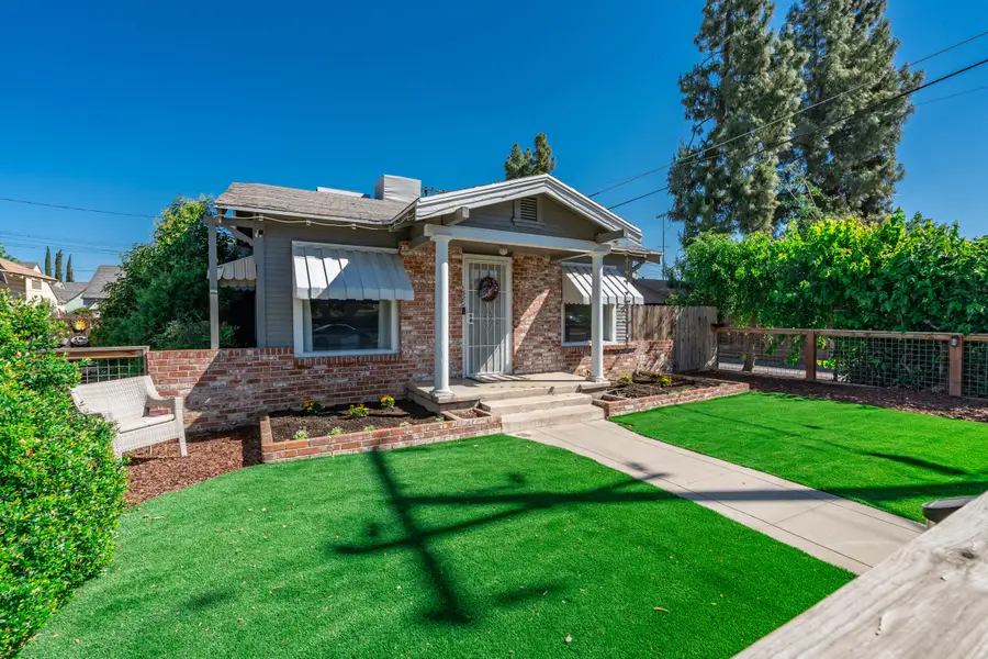 1320 W Oak Avenue, Visalia, CA 93291 - #3