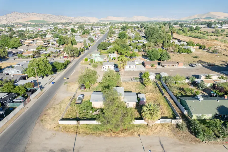 383 E Date Avenue, Porterville, CA 93257 - #3