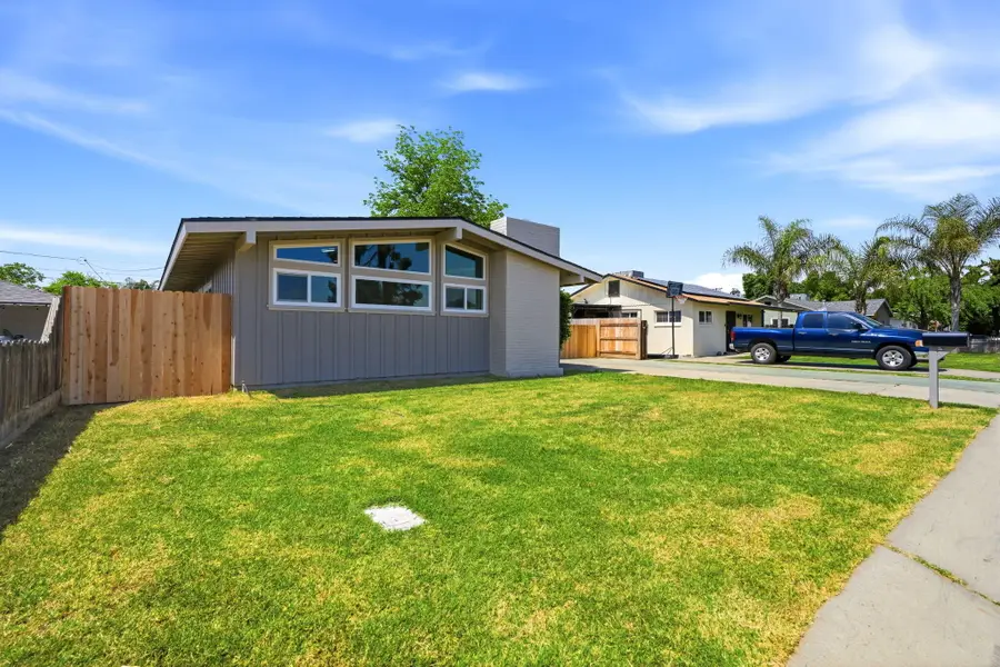 1807 S Bardo Street, Visalia, CA 93277 - #3